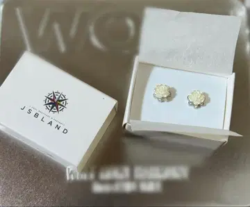 3대 화이트 로즈 귀걸이