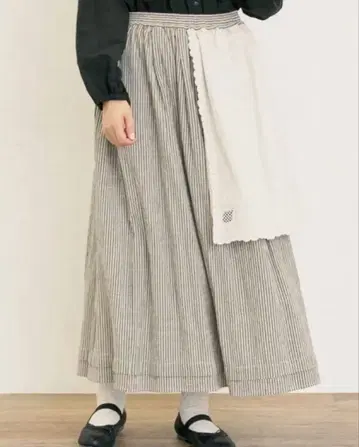 사만사 모스모스 자수 크로스 포함 스커트 (블랙)