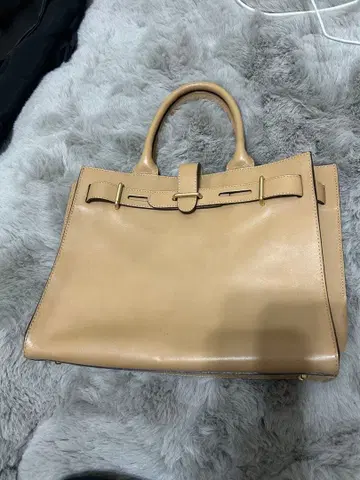 베이지 합성 피혁 토트백