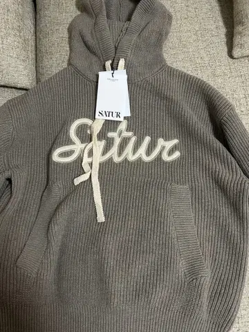 SATUR 세터 정품 니트 후드티 한국 구매 가격 23000엔