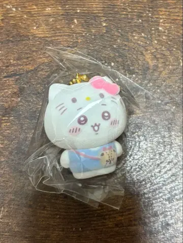 치이카와 x 산리오 시크릿 플로키 마스코트 헬로키티 x 치이카와