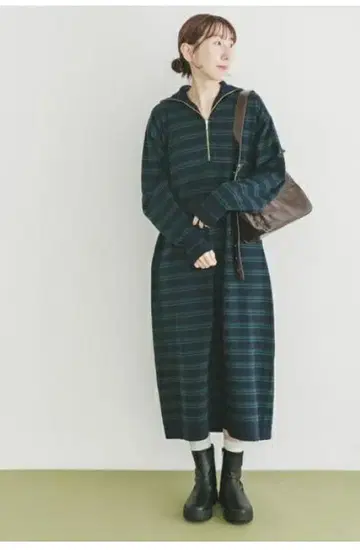 하프 지퍼 폴로 원피스 / 아이템즈 어반 리서치 네이비