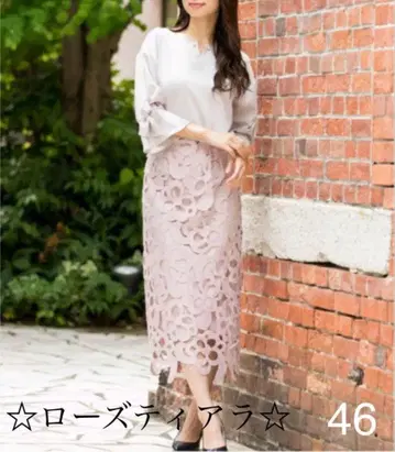 로즈 티아라 46 타이트 스커트