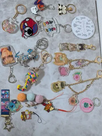 다양한 캐릭터 키링 기타 묶음 판매 17점