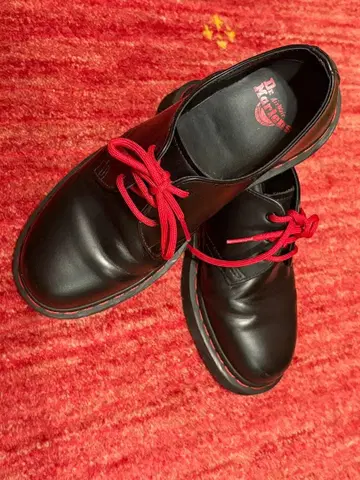 닥터마틴 3홀 빨간색 스티치