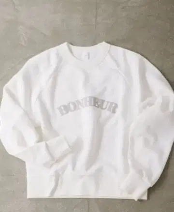 이에나 트레이닝복