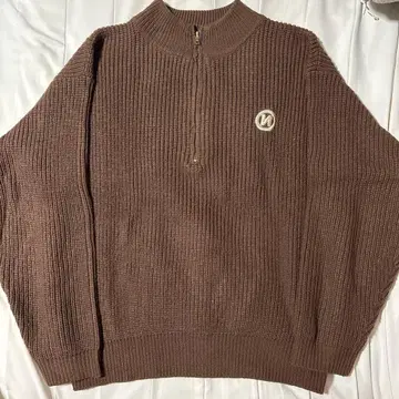 9090 브라운 하프 지퍼 니트