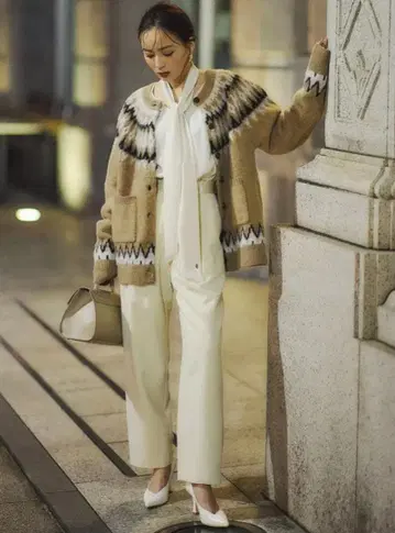 anuans 벨트 디자인 턱 팬츠