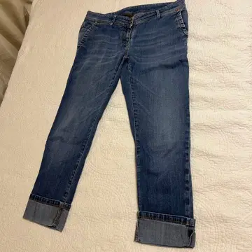 하자품이라 저렴하게! Brunello Cucinelli 다크 블루 데님