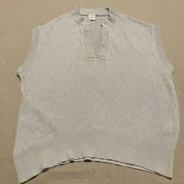 Spick & Span 화이트 슬리브리스 니트 베스트