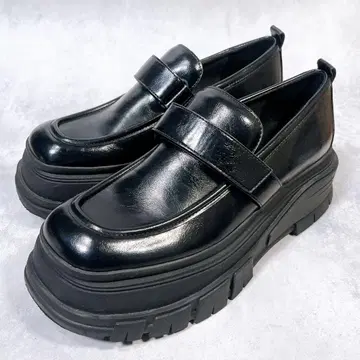 새상품급 [ 자라 ] 플랫폼 로퍼 (41) 통굽 벨크로 블랙