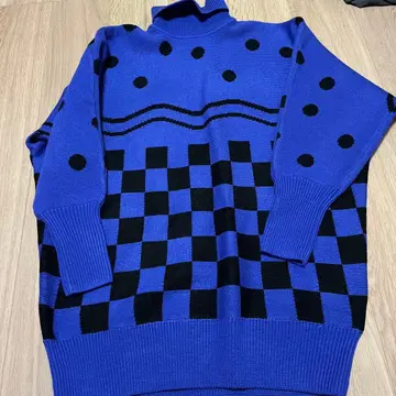 Peco Club 체크 무늬 도트 니트 스웨터