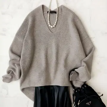 새상품급 23구 고급 울 워셔블 소프트 V넥 니트 38 그레이지