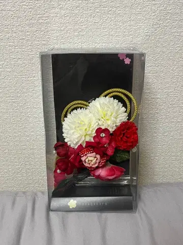 일본풍 머리 장식 빨흰 조화