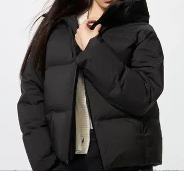 유니클로 블랙 심리스 다운 후드티 다운 자켓 다운 UNIQLO