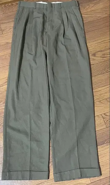 CITY STREETS 커스텀 핏 슬랙스 올리브 그린