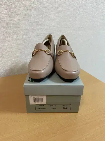 B.O.G.T 베이지 로퍼 23.0