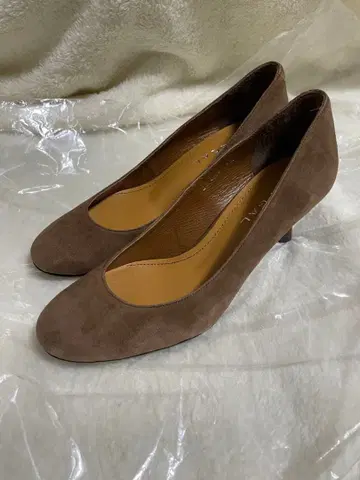 거의 미사용 REGAL 일본제 브라운 펌프스 22cm