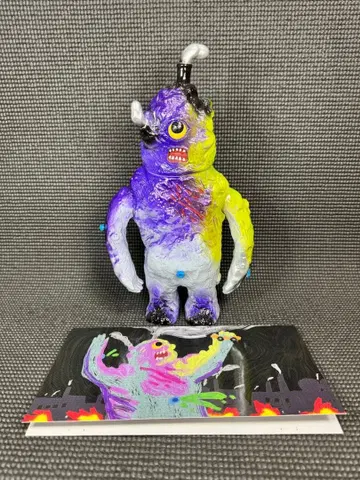 a.a.a. vinyl toys 공해거인 1기