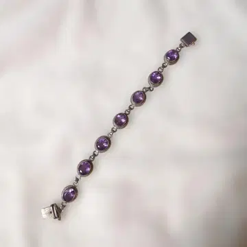 자수정? 스톤 부착 팔찌