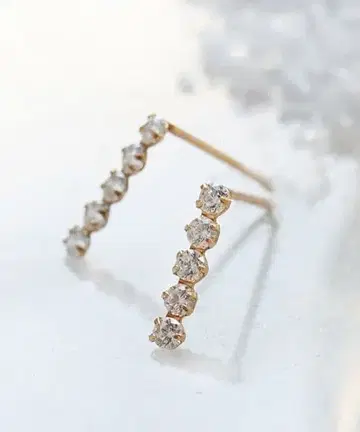 Phoebe k10 라인 비즈 귀걸이