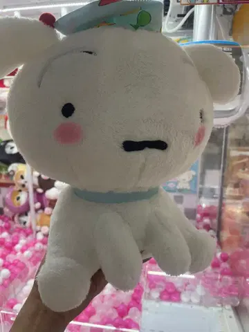 모자 달린 화이트 봉제 인형