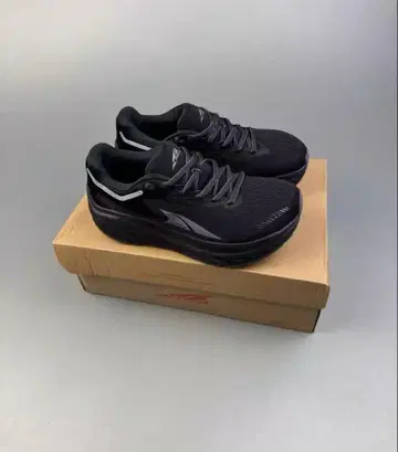 ALTRA 블랙스니커즈 26.5cm