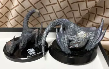 나르가쿠르가 피규어 세트