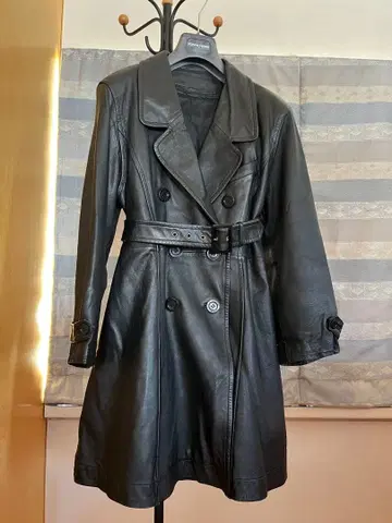 모드 스타일 메종 아틀리에 사브의 A라인 천연 가죽 코트