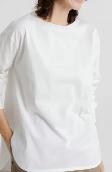 모듬 라운드 헴 롱 슬리브 T셔츠