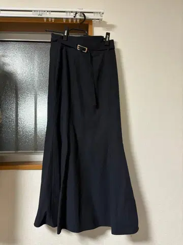 내추럴 뷰티 베이직 블랙 머메이드 스커트 벨트 포함