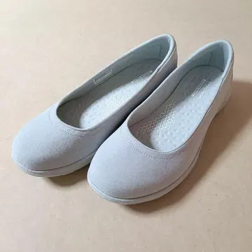 미사용 새상품 SKECHERS 24.5cm 슬립온