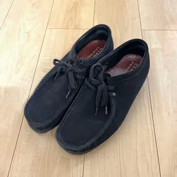 Clarks 왈라비 블랙 스웨이드