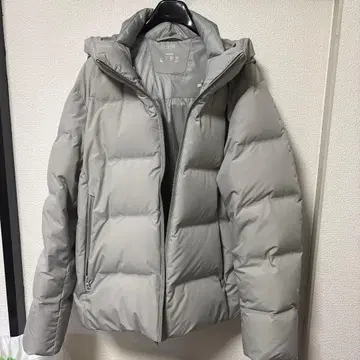 새상품급 유니클로 심리스 다운 후드티 그레이 남성용 L