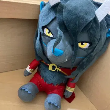 용과 주근깨 공주의 봉제 인형