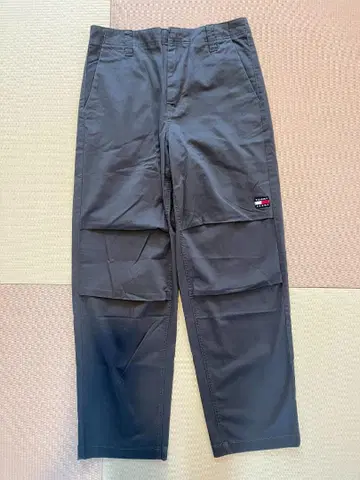TOMMY JEANS 아이덴 배기 치노 팬츠