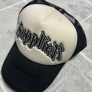 Supplier 메쉬 캡 블랙/화이트