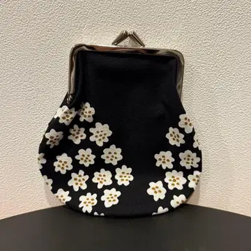 미사용 새상품 마리메꼬 푸케티 가마구치 파우치