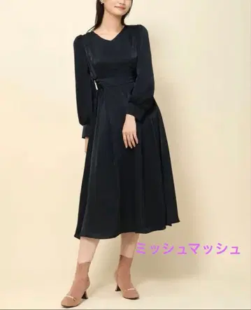 새상품 미슈마슈 피치 새틴 사이드 레이스업 원피스 블랙