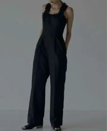 아메리빈티지 MEDI 2WAY FRILL ROMPERS 블랙