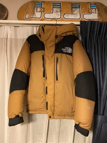 THE NORTH FACE 바르톨로 다운 자켓 브라운/블랙