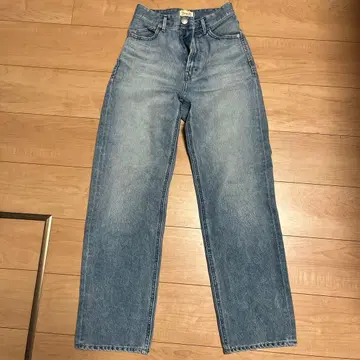 YANUK Lea 스트레이트 데님 하이웨스트