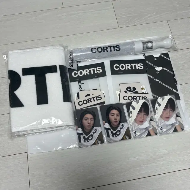 일괄/코르티스 릴리즈 파티 타올 슬로건 임시 응원봉 주훈 건호 포카