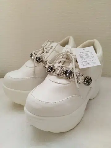 아타걸 비쥬 통굽 스니커즈 화이트 L 미사용 새상품