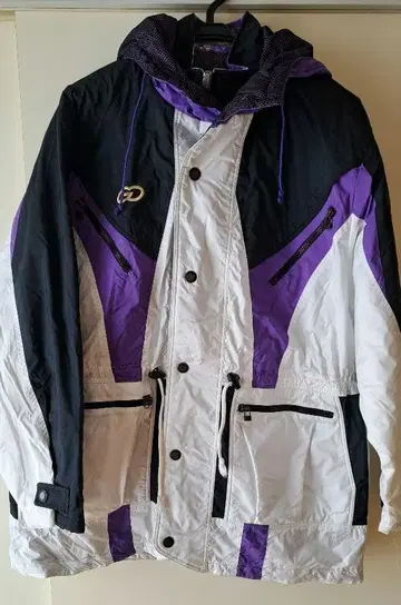 GONA 후드 부착 점퍼 블랙/화이트/퍼플