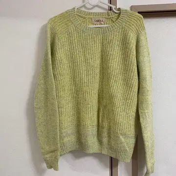 SABENA 옅은 옐로우 컬러 긴팔 니트 스웨터