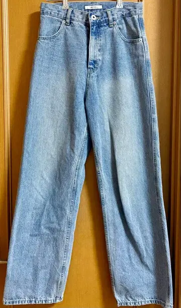 라이트 블루 스트레이트 데님 하이웨스트