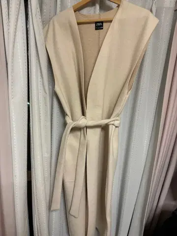 ZARA 베스트 크림색 오픈 프론트