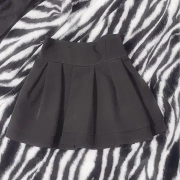 미셸 마카롱 슬림 레그 스커트