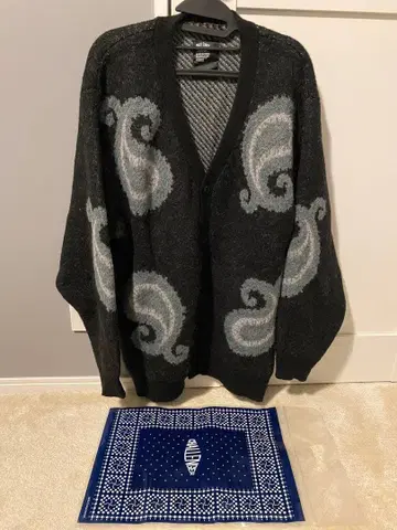 challenger 페이즐리 가디건